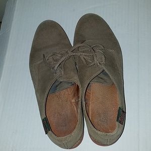 Bass dirty bucs suede nubuck lace up loafer